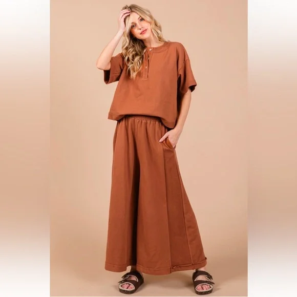 Fabulous Knit Raw Edge Top and Pants Set - Picture 2 of 7